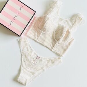 32C MEDIUM Victoria’s Secret white bra set